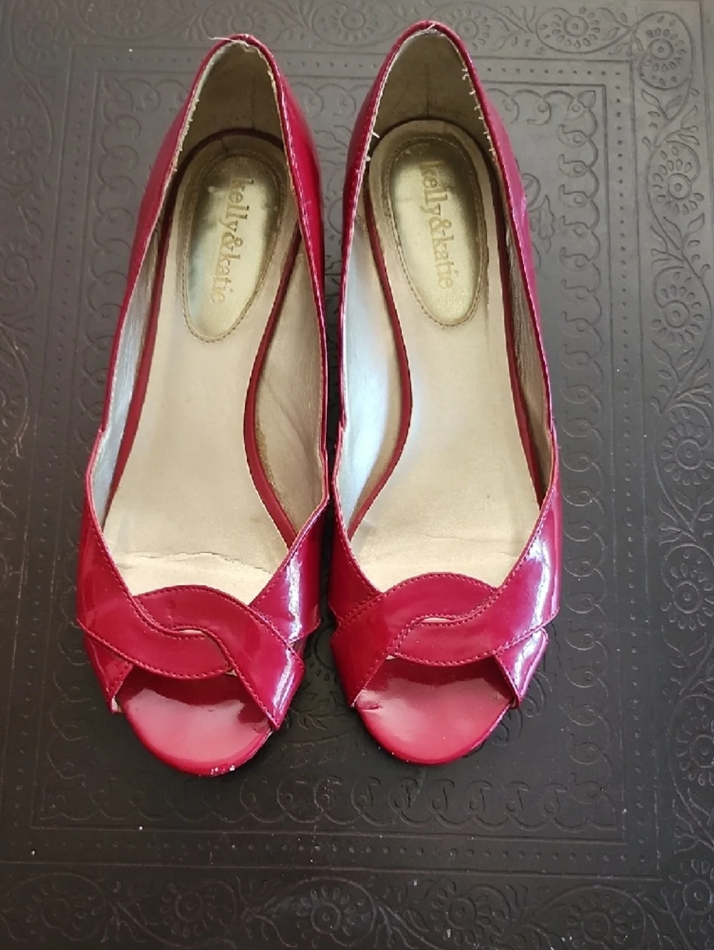 Kelly & Katie glossy red